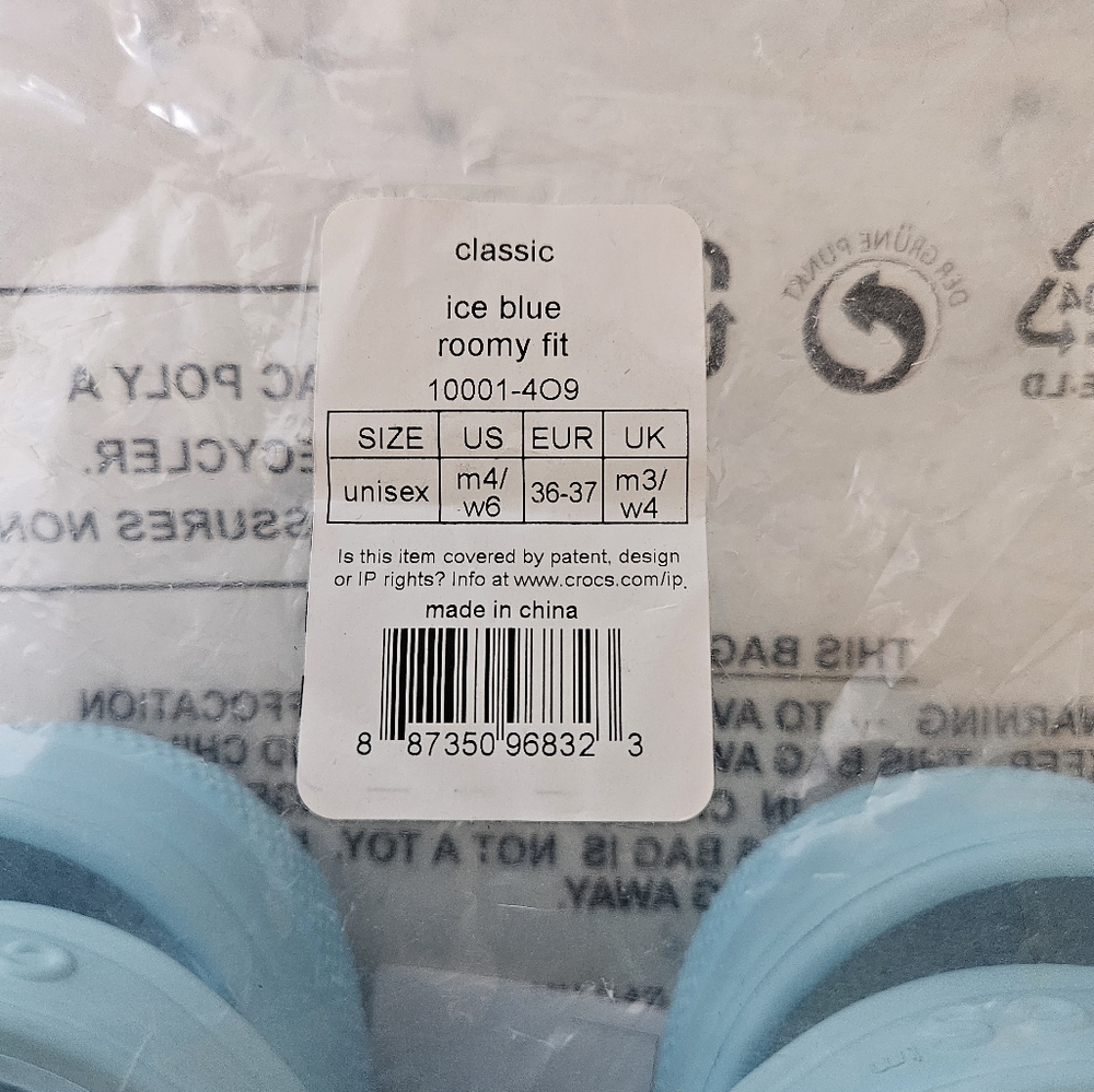 CROCS Unisex Ice Blue Sandals Comfortable Slip-On - Picture 3 of 3
